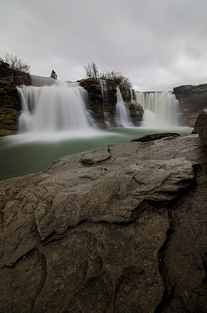 Lundbreck Falls